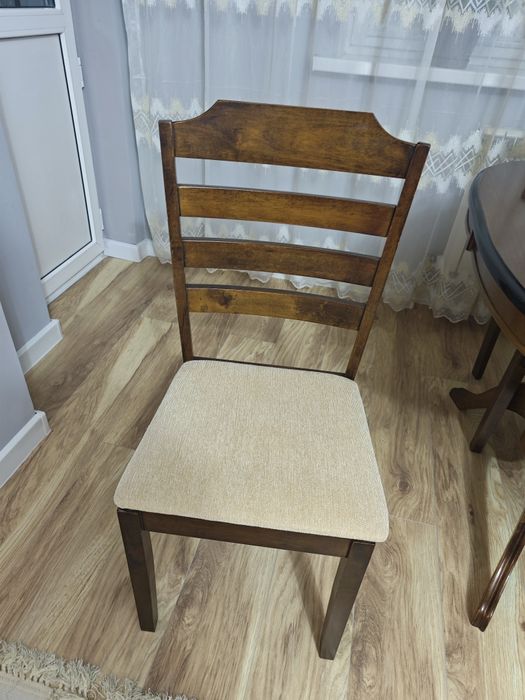 Продам стол и стулья