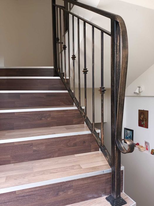 Парапети за стълбища и тераси от ковано желязо