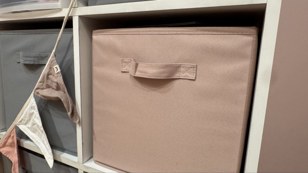 Стеллажи с коробками, 2 шт