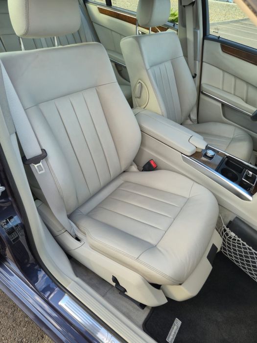 Mercedes E300 Bluetec Hybrid  207CP Cutie automată 7G-Tronic  Inmatriculata RO in 2025