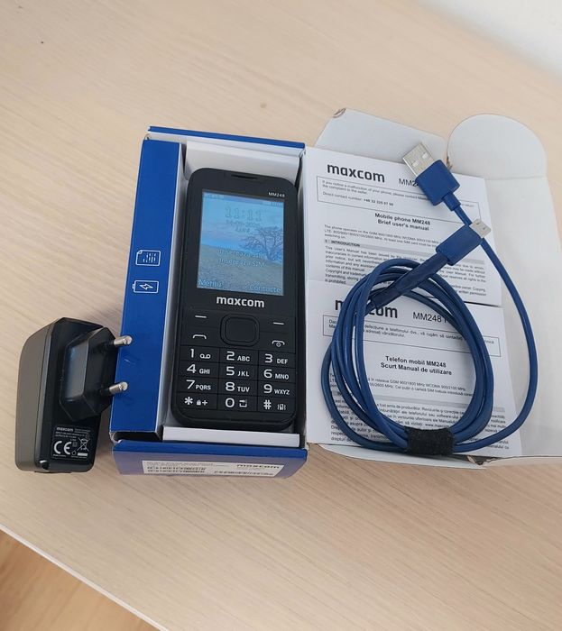 Telefon mobil cu butoane MAXCOM MM248 + incarcator + cablu + cutie + prospect romana + engleza