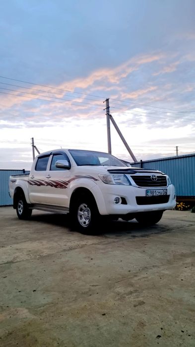 Продам машину Toyota hilux