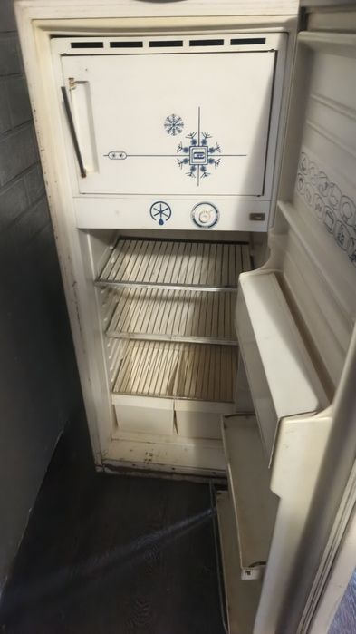Холодильник продам
