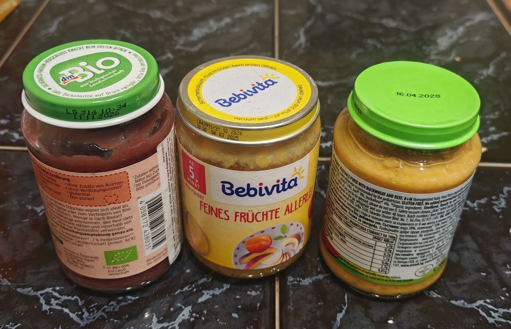 Plasmon пюрета, мляко, книги