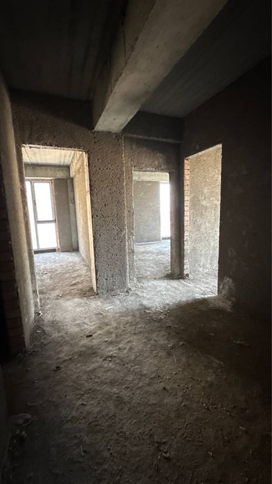 Yangi domdan 2 xonalik 74 kvadrat