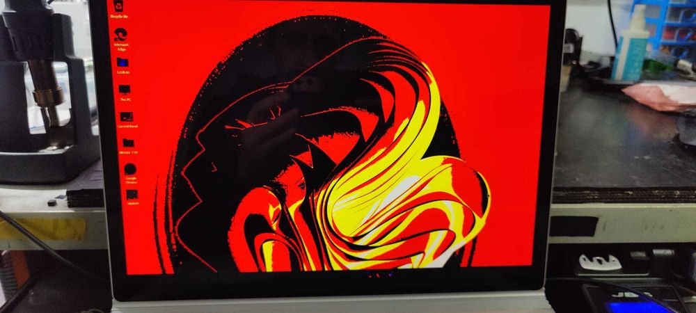 Reparare Balamale si Inlocuire Display Laptop Arad | Ecran spart