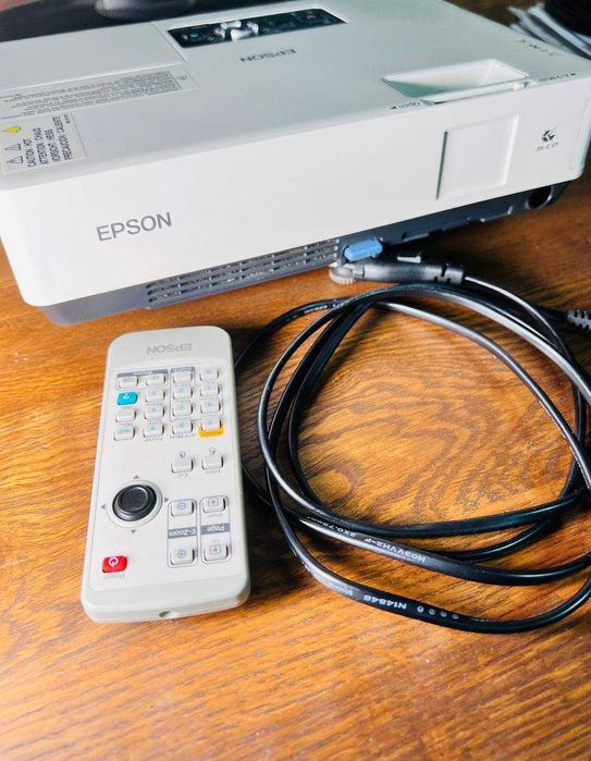 Проектор Epson Europe Projectors / EMP-1707