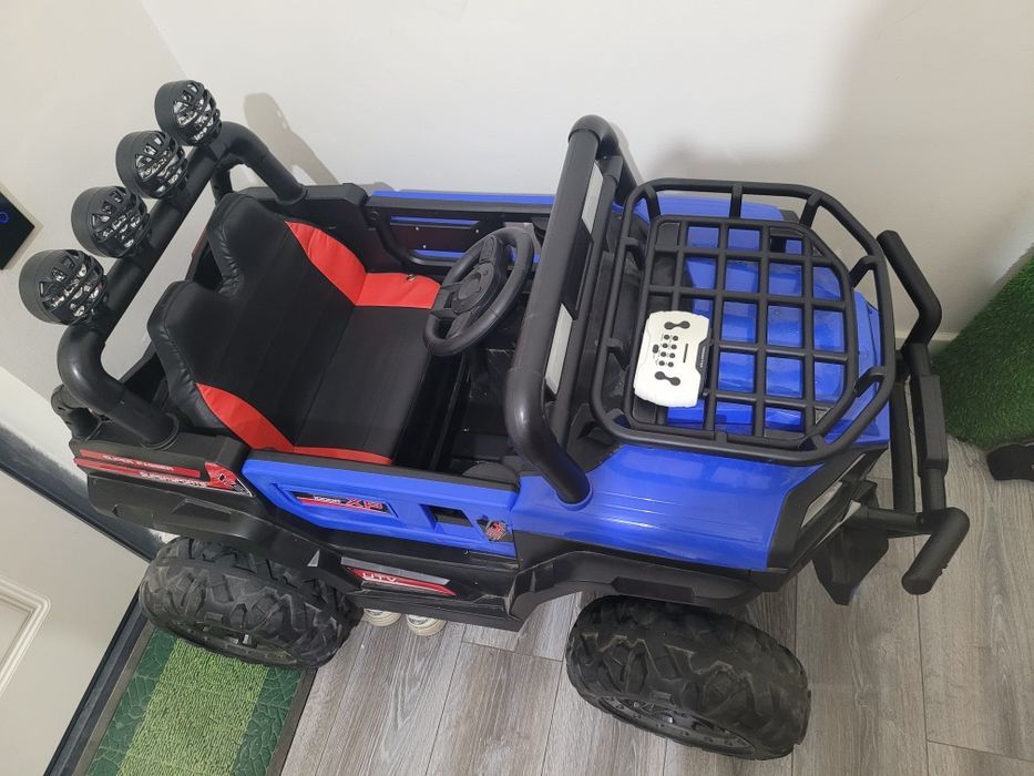 Детский электромобиль