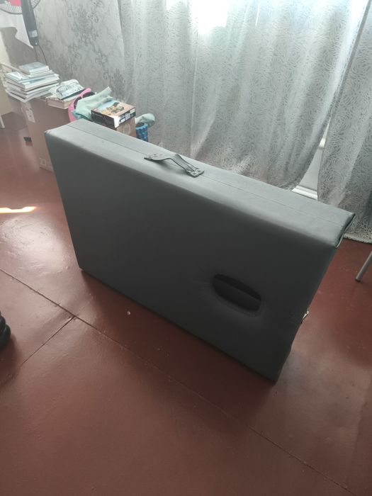 Продам массажную кушетку