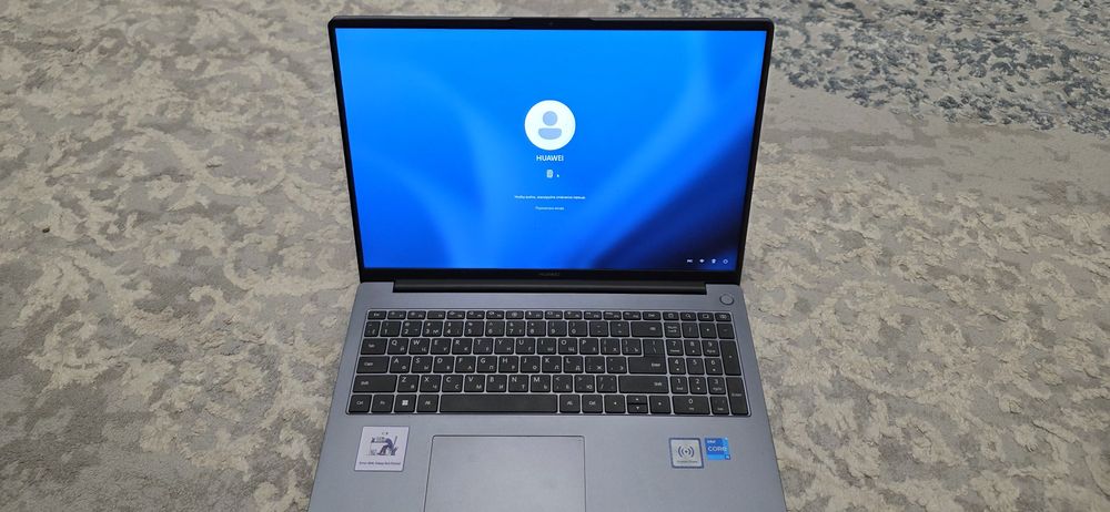 Huawei matebook D16