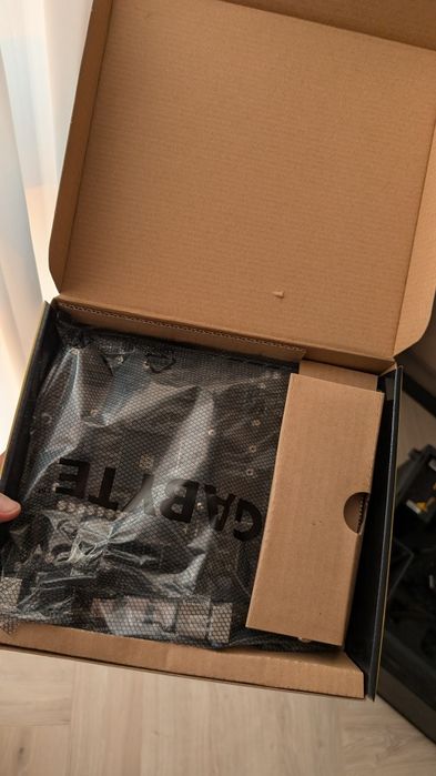 Placa de baza Gigabyte B450M S2H, Socket AM4