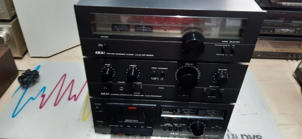 Vând linie audio Akai