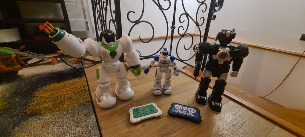 Roboți cu telecomanda