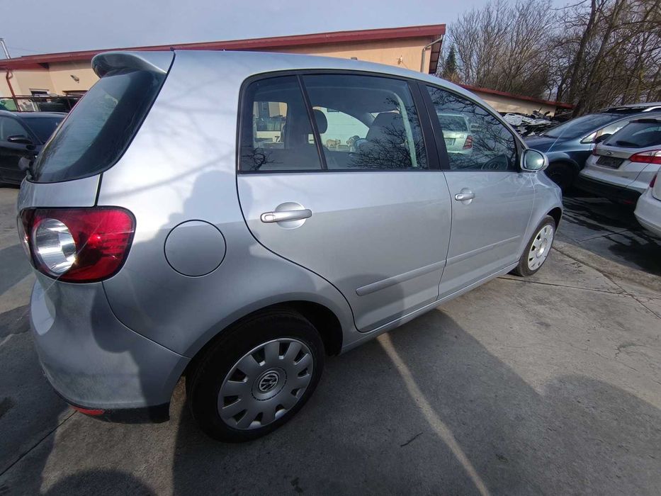 Dezmembram VW Golf 5 plus