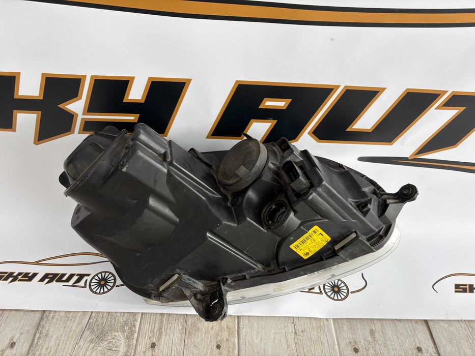 Far stanga Vw Golf 5 dupa 2004 cod 1K6941005N original Europa