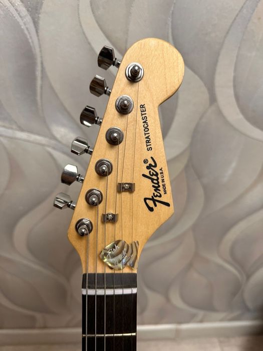 Продам электрогитару