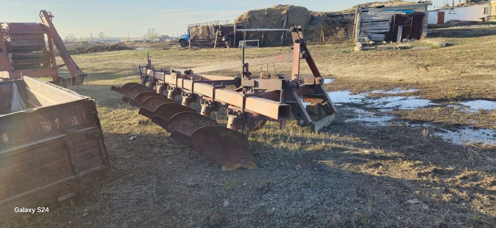К700 сеялки, плуг.