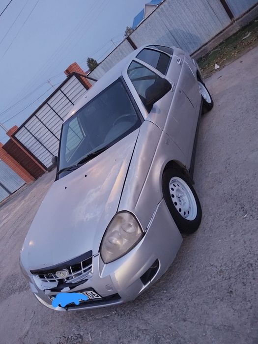 Приора хетчбек 2011