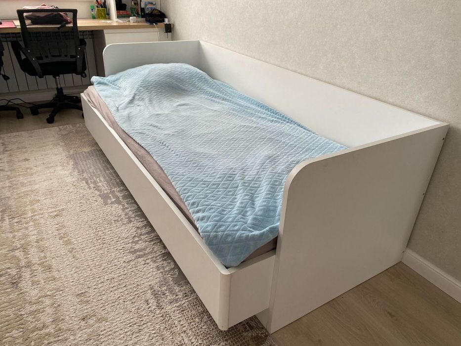 Кровать односпальная