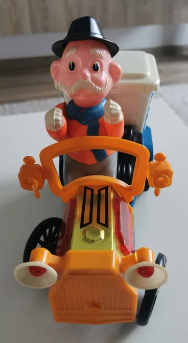 VANDUTA Jucarie masinuta chinezeasca, anii 80, de colectie, cutie orig
