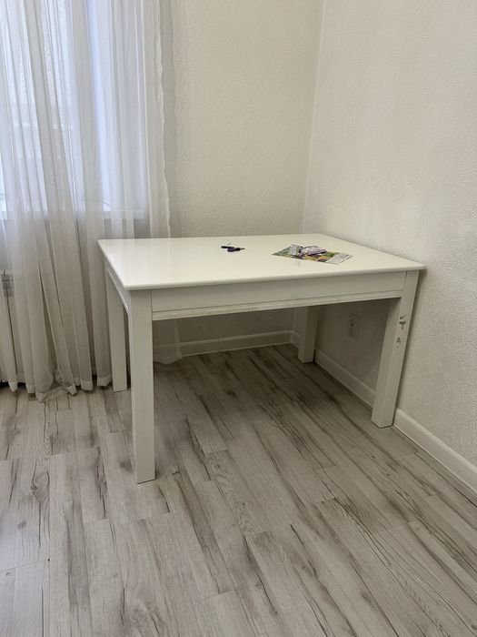 Стол  в кухню