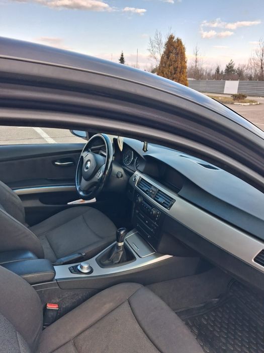 Vând bmw e90 2006 2.0 benzina mașina intrtinuta