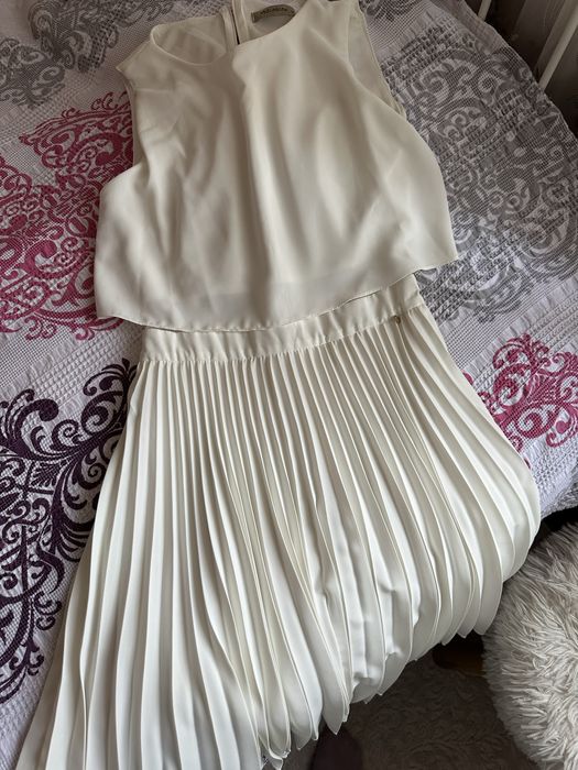 Рокля с пола плисе. Ефектна кройка.