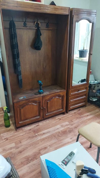 Продам шкаф вешалка в прихожую