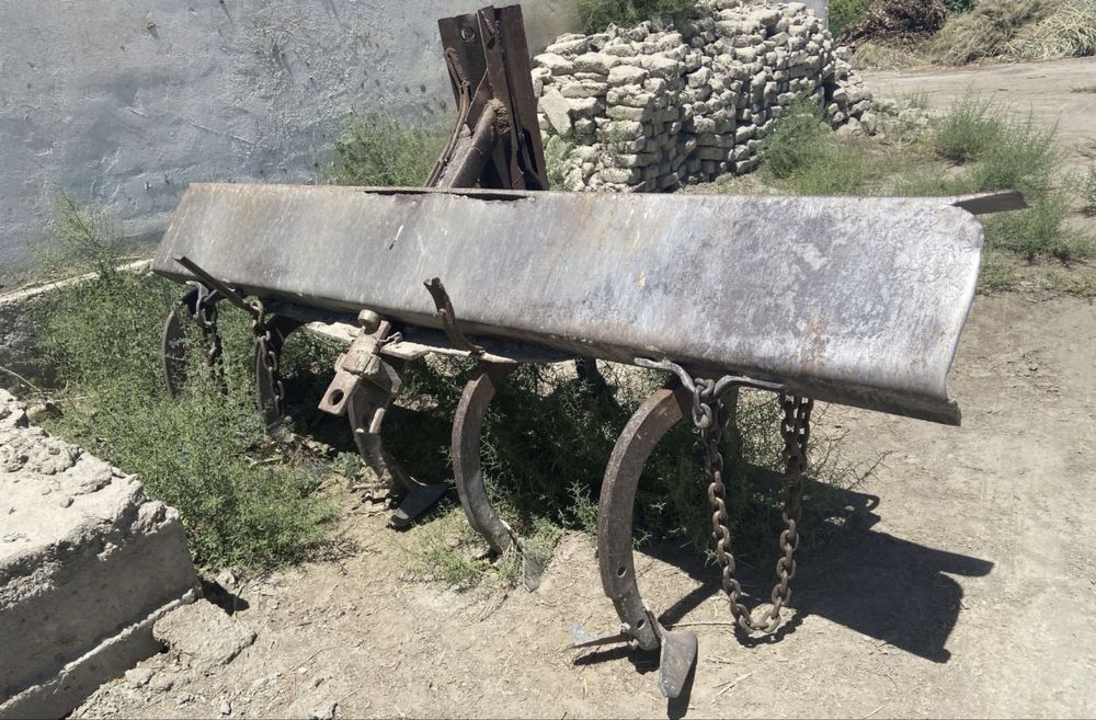 Трактор Т28 yuradi на ходу комбайнча ва тележкаси билан сотилади