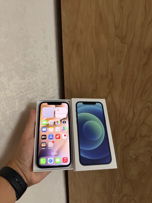 iPhone 12/128Gb - В отличном состоянии