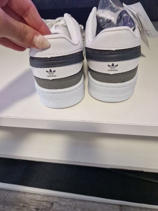 Кецове adidas.Чисто нови