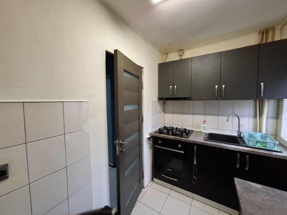 Închiriez garsonieră decomandată