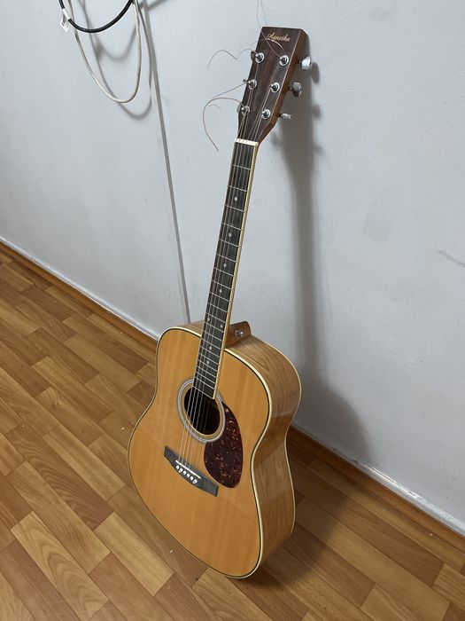 акустическая гитара