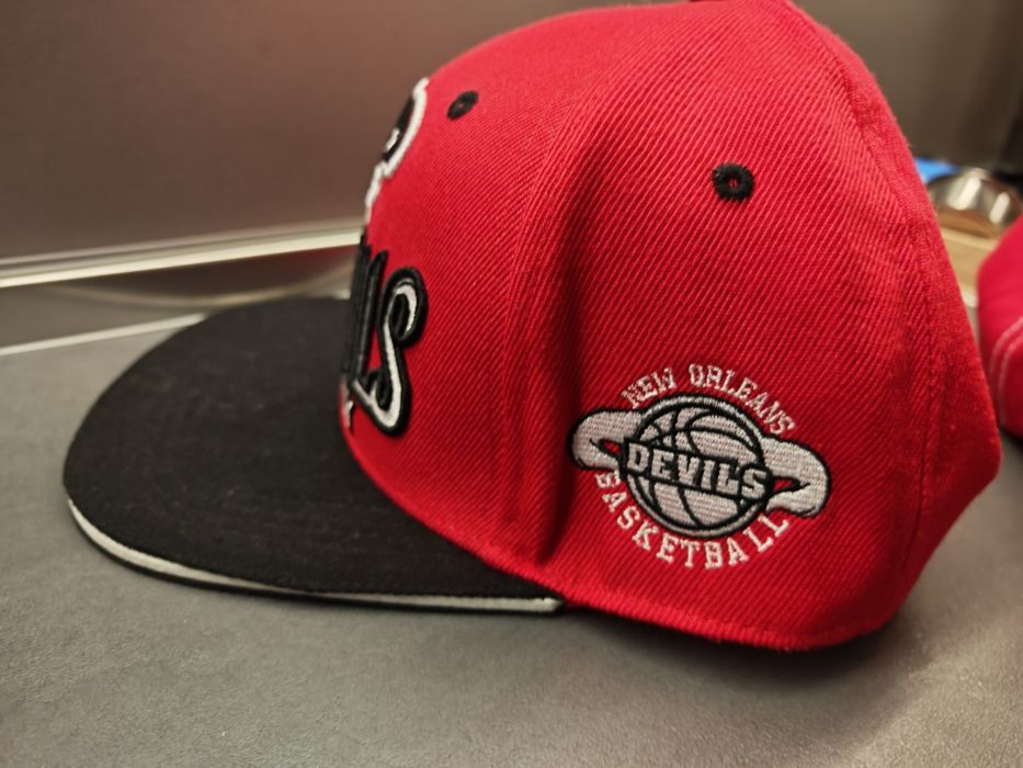 Шапки с козирка snapback