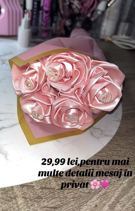 Buchet de flori din satin
