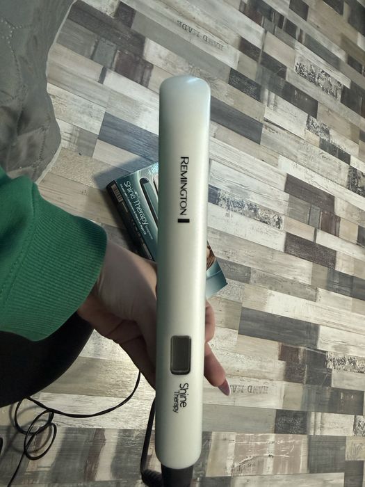 Преса за коса Remington Shine Therapy S8500, 230 градуса, LCD, Бяла