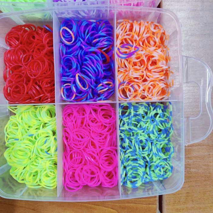 Пластмасов куфар с ластички 4500 бр в комплекта