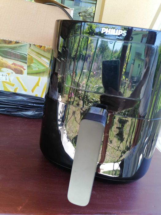 Фритюрник Philips Airfryer HD9252 чисто нов