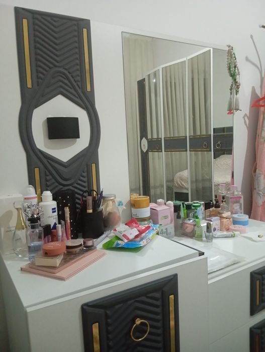 Продается новый спальный гарнитур изготовлена в Турции !!!