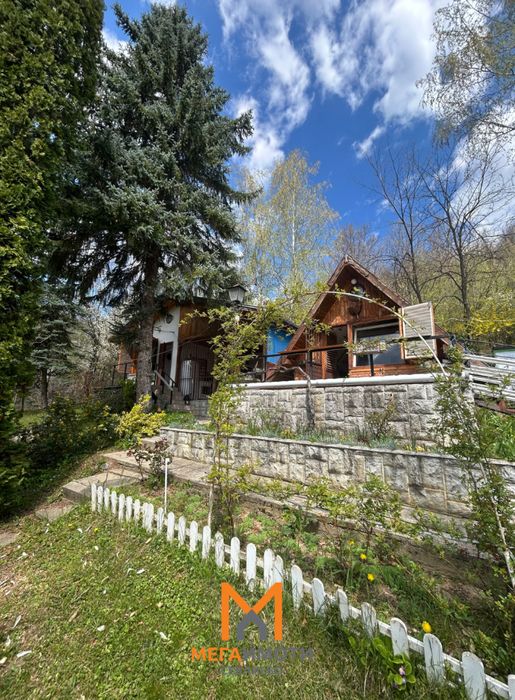 Продажба Къща гр. Севлиево - с. Кръвеник 58m² и двор 705m²