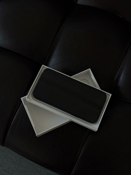 Продам IPhone 12