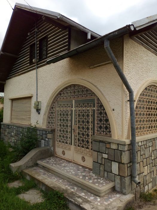 Casă de vânzare în Ghirdoveni