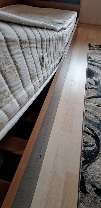 Детско обзавеждане.Единично легло с ракла,матрак,рамка и два гардероба