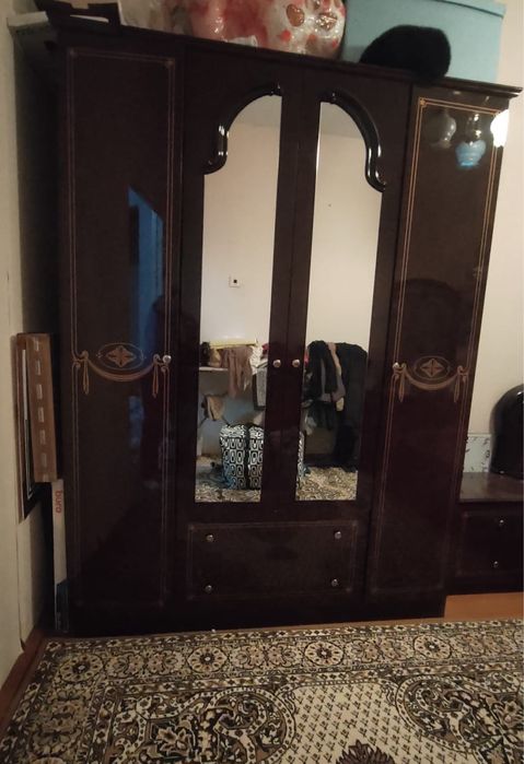 Продам спальный гарнитур