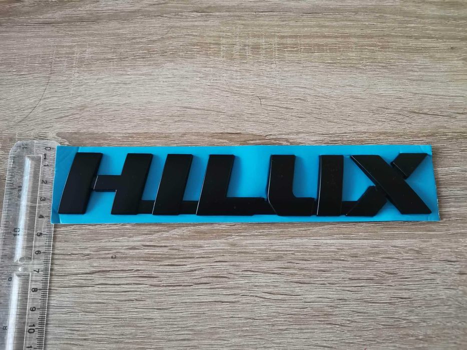 Toyota HILUX черен надпис 21 см