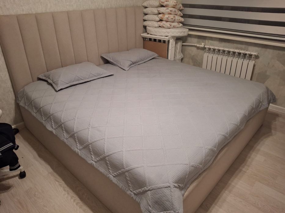 Кровать с ортопедическим матрасом