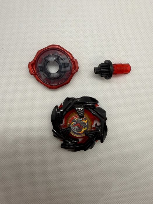 Beyblade комплект с X-Winder Launcher