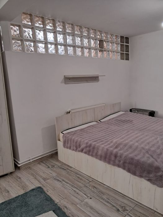 Închiriez garsoniera, fără intermediar