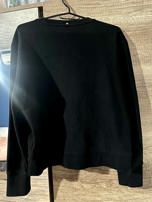 Пуловер BOSS - много запазен