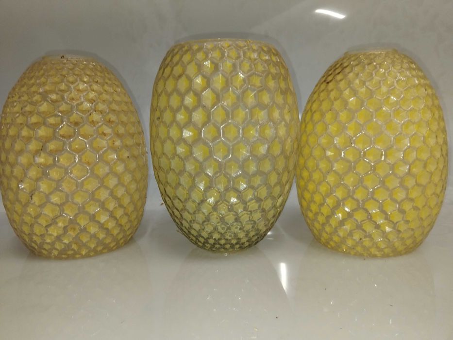 Продавам стъклени абажури за полилеи